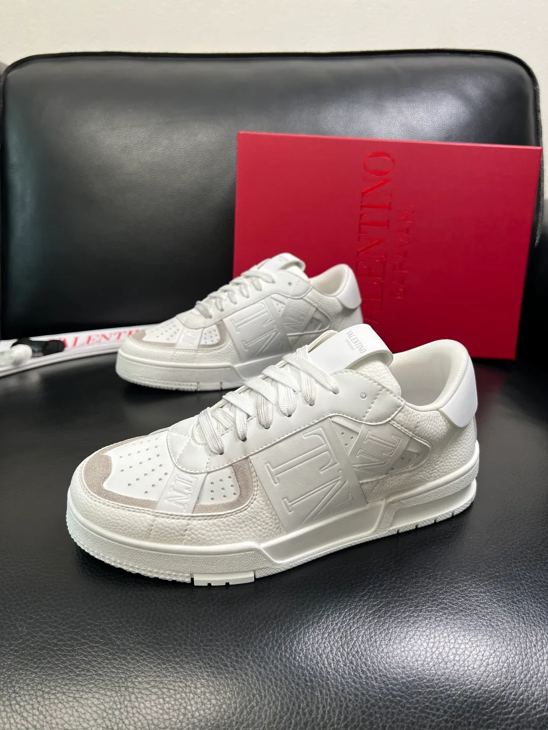 Men's shoes 💰660 VALENTINO High quality top craftsmanship Valentino, sports sneakers counter synchronization, uppers imported from Italy, high-quality splicing colorful complex crafts, imported cowhide lining soft and comfortable, soles: original soles specially provided by the original factory, T men's shoes 💰U exclusive movable molded soles super comfortable, original factory and single goods, welcome to compare, couple size 39-44 (customized 45)